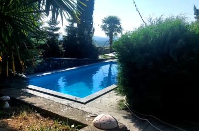 продается дом с новым ремонтом 10-комнат